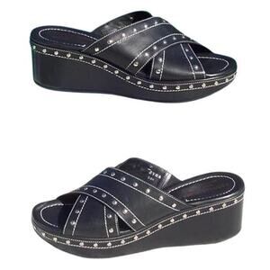 Donald Pliner Black Leather Platform Shoe Stitch Nail Head Embellished NWT $245